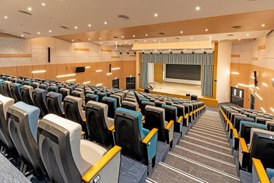 Al Tarbiah Al Aslamih School Theater